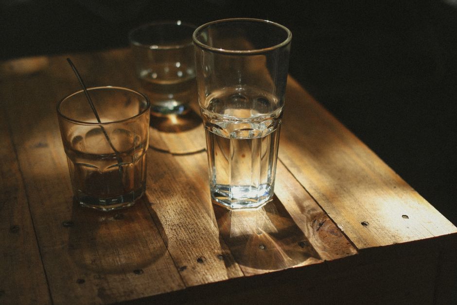 목마르기 전에 한 모금 — 여름철 수분 관리의 기본